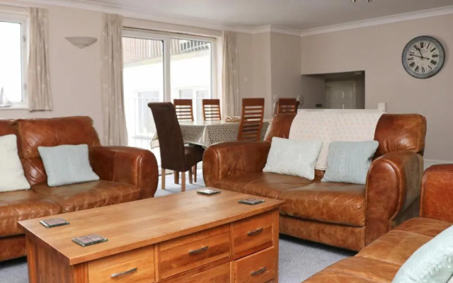 TOWN CENTRE apartment with parking