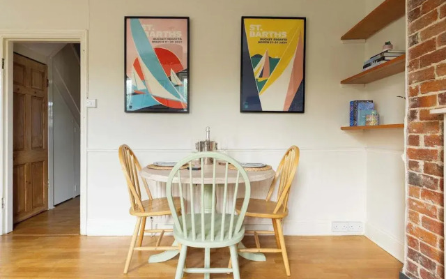 Characterful City Maisonette for 4