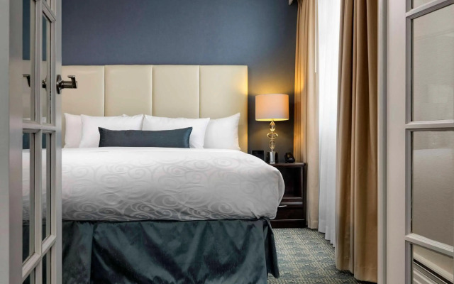 Chateau Victoria Hotel and Suites