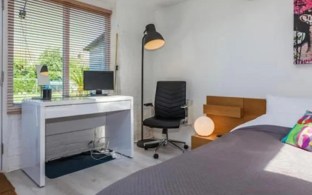 The Studio Christchurch B&B Luxury Garden Room