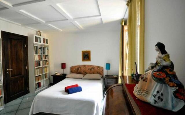 Naples Center Apartment
