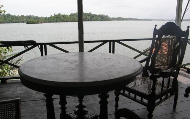 Maduganga Villa Amazing Island Resort