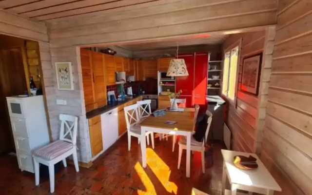 Chalet With Garden and Mountain View