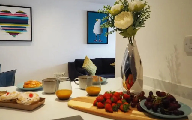 Beautiful 2BD Coastal Hideaway Central Worthing