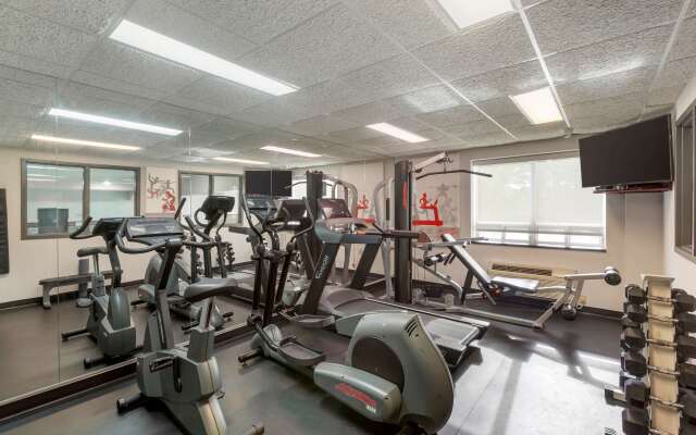 Best Western Plus Burlington Inn & Suites