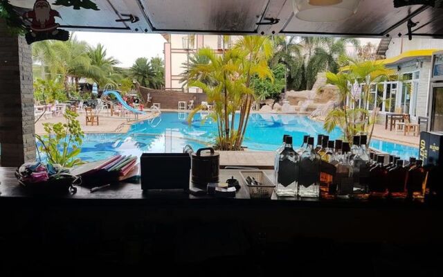 Ruysuk Hotel & Swimming Pool