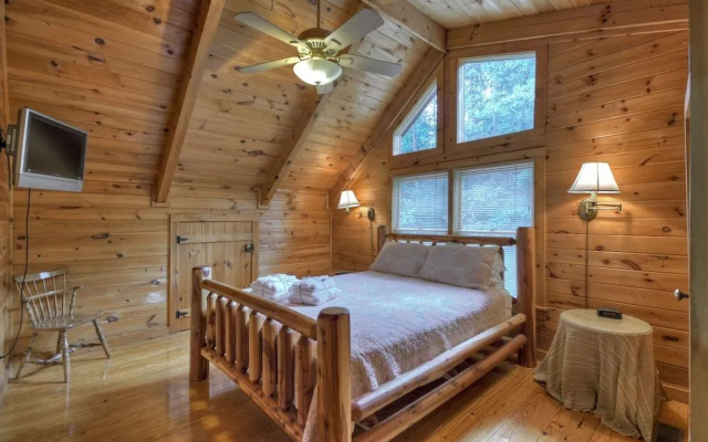 Serenity Now- Secluded Near Toccoa & Ocoee Rivers