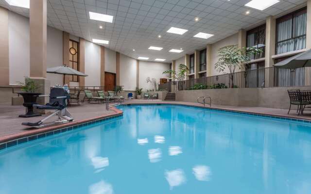 Wyndham Visalia