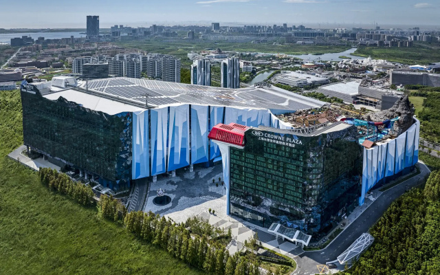 Crowne Plaza Shanghai Snow World by IHG