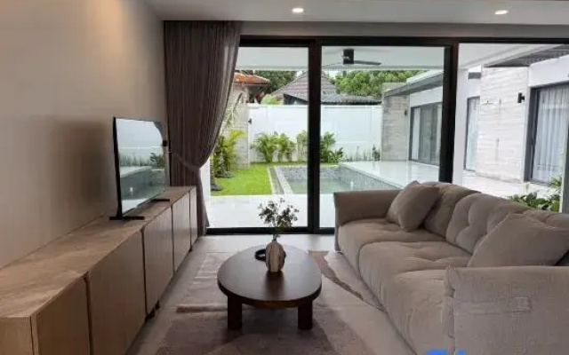 Newly built: private Quinta Lane 4br pool villa