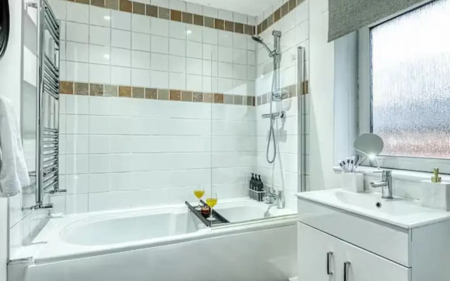 Last Min Weekend Stay, Trafford, Pets Welcome