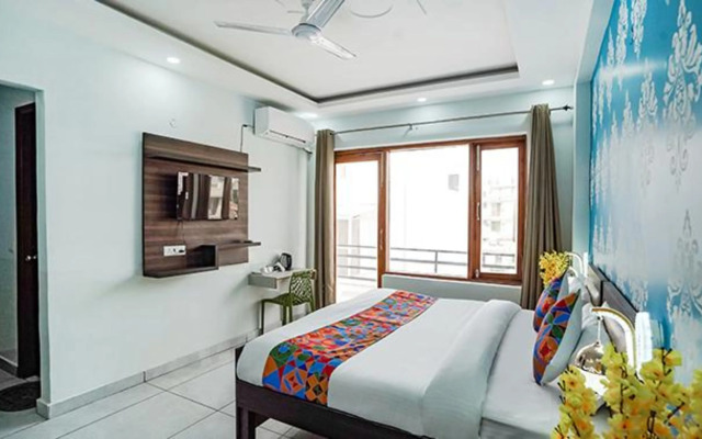 Fabhotel Tanvi Premium