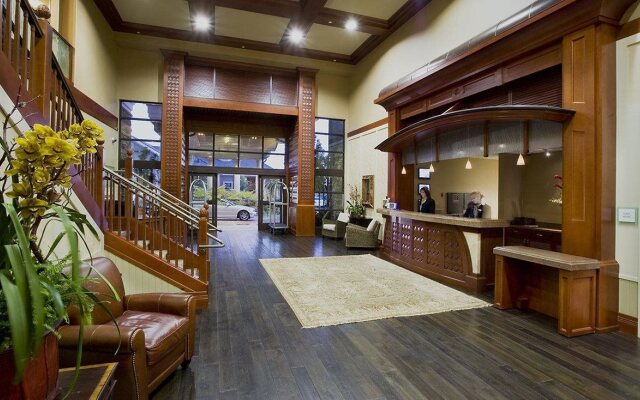 West Inn & Suites