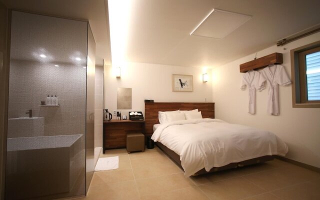 Hotel You&I