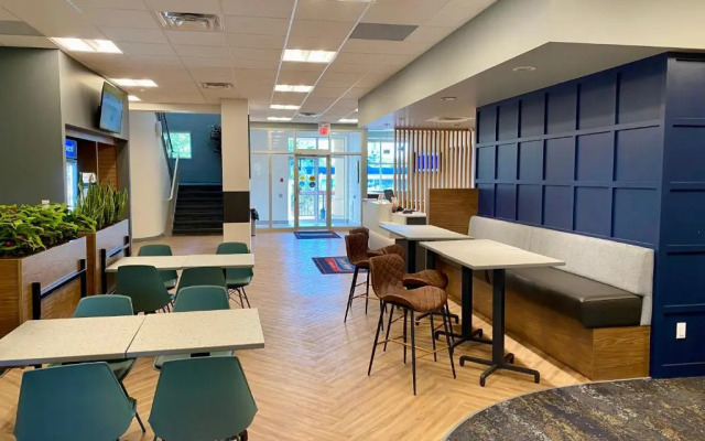 Howard Johnson Express Inn - Winnipeg West