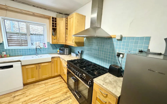 Detached 4beds - Windsor, Heathrow & London Access