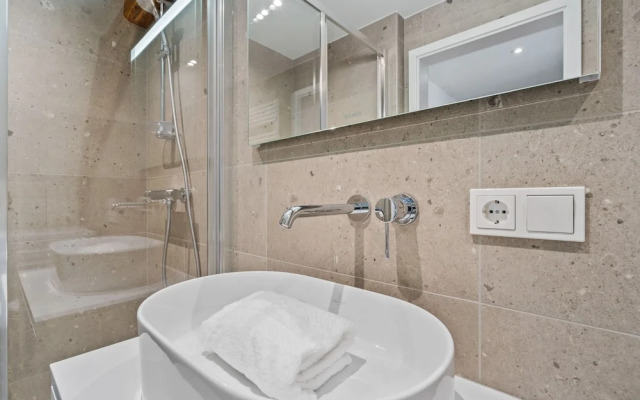 Escape to Clausen Stylish ApartmentID212