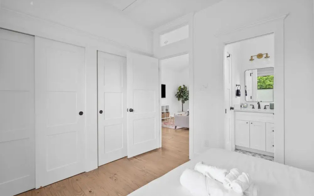 Wonderful Getaway 1BR with Balcony Views