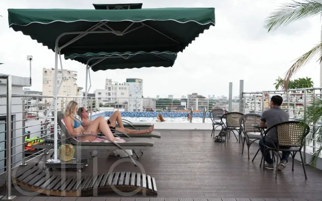 Luxe Paradise Premium Hotel