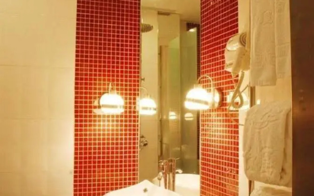 Tian Lun Huang Chao Fashion Hotel