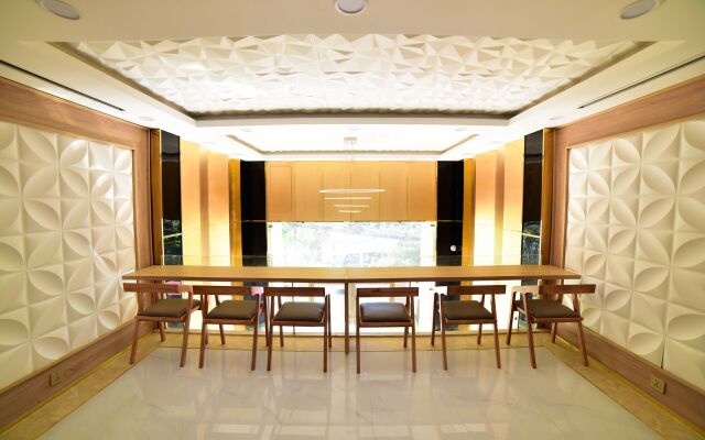 Ruby Hotel