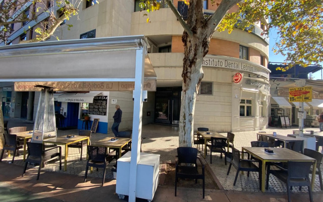 acogedor piso con parking santa justa