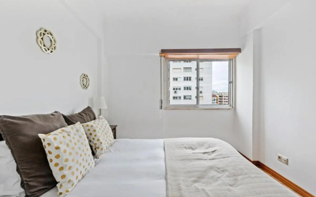 Spacious 3 Bedroom Apartment in Lisbon, Lisbon