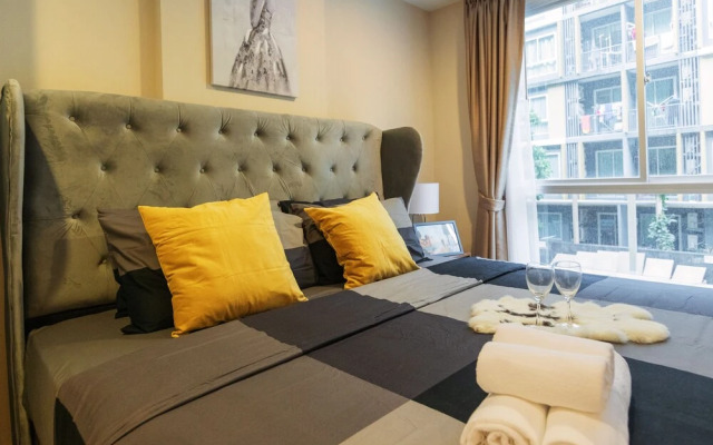 Near BK University Quiet Condo in Rama4 bkb141