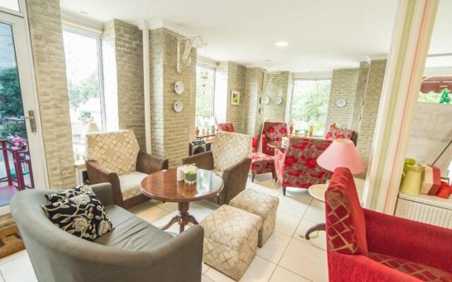 Selesa Boutique Inn by Airy