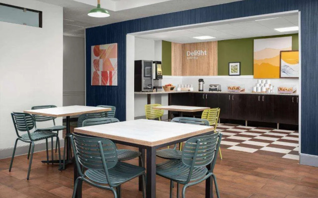 Spark by Hilton Tampa Brandon