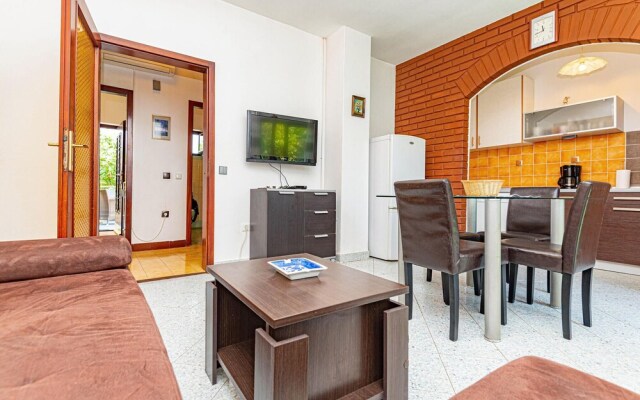 Nice Home in Betina With Wifi and 2 Bedrooms