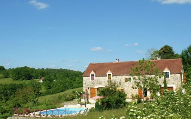 Lovely Holiday Home in Thedirac with Swimming Pool