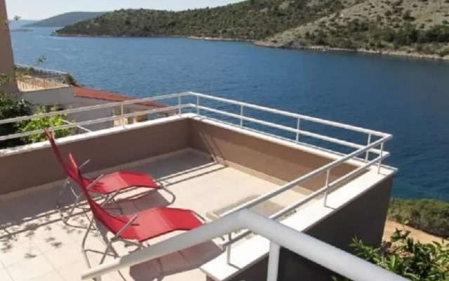 Ljubi - 20 m From Beach - A1