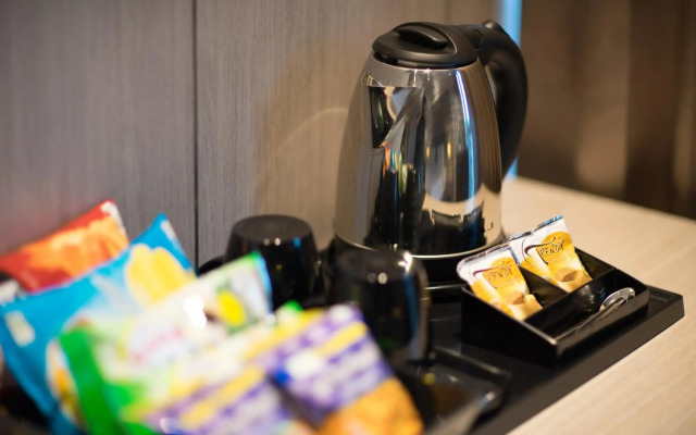 New Season Square Hotel