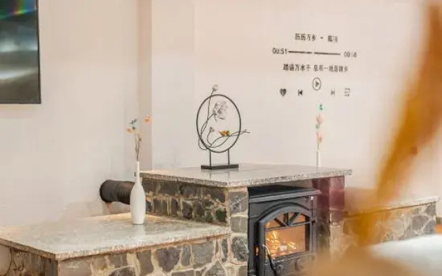 Dali li li wan xiang youth community hostel