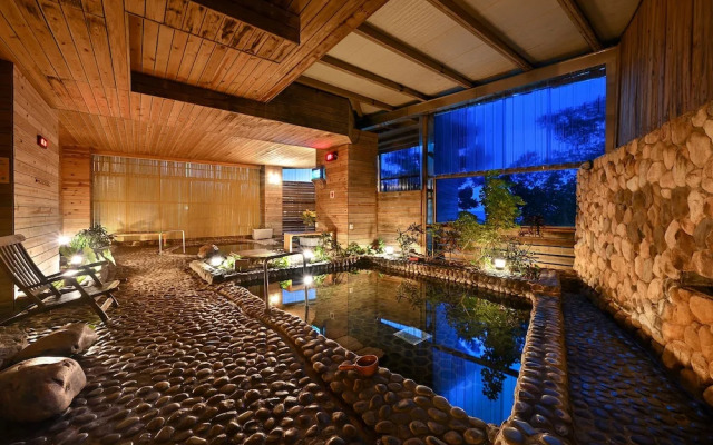 Pacific Hot Spring Hotel Green Bay