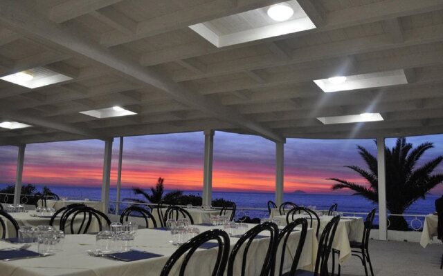 Hotel Ristorante La Scogliera