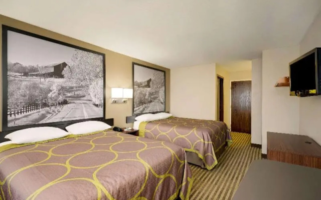 Super 8 By Wyndham Lexington Winchester Rd