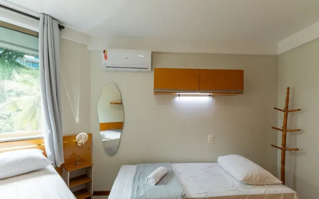 Apt w/ Balcony Steps From the Sea, Ilheus Erw0301