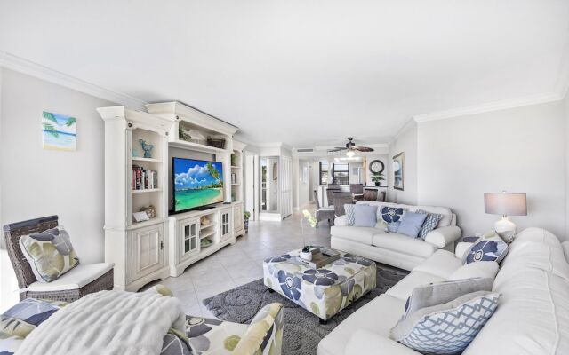 Beachfront Condo in Resort-style Community With Pool