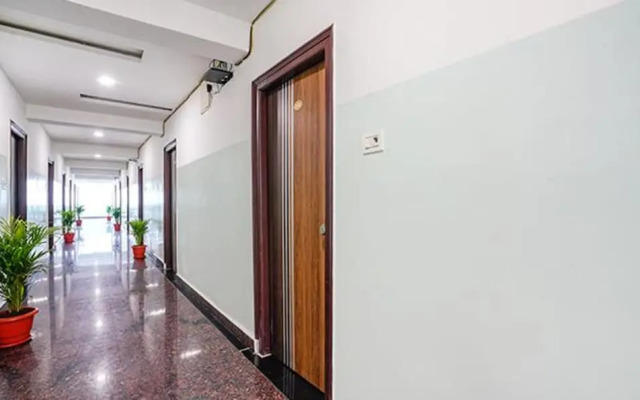 Fabhotel Sri Karthikeya Grand