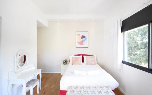 Serene 2BR in Dizengoff Square by HolyGuest