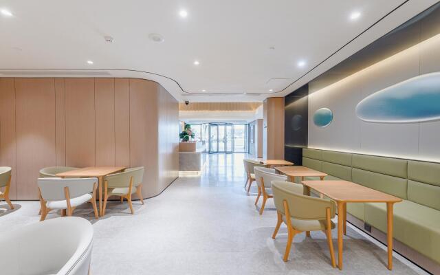 Ji Hotel Shanghai Lujiazui Minsheng Road