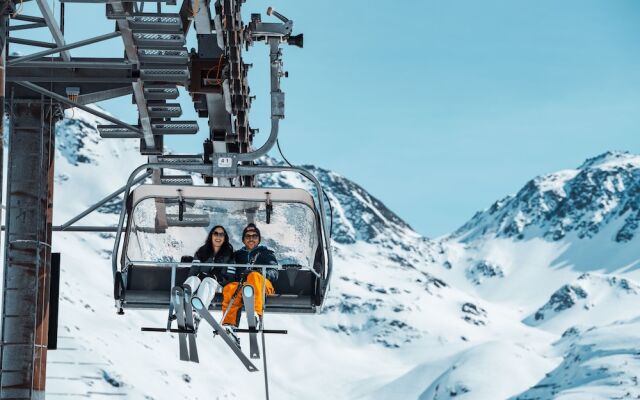 Arpuria l hidden luxury mountain home | Adults friendly