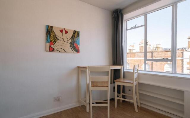 Modern Studio Flat. Central London. Zone 1.