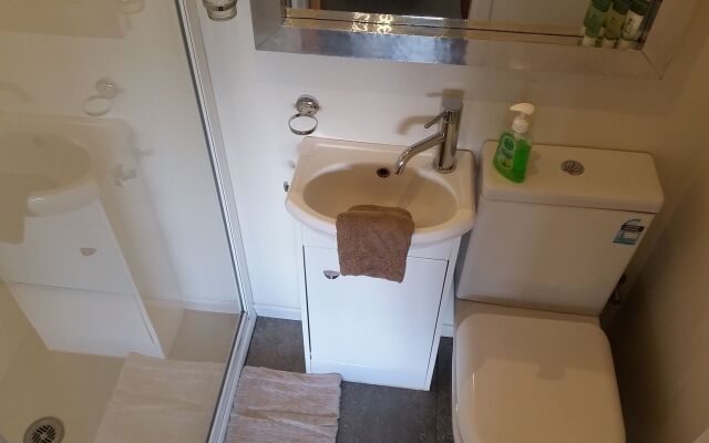 Designer Cottage B&B