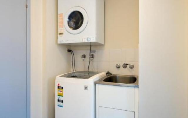 Jade Waters U4/ Latona Ave