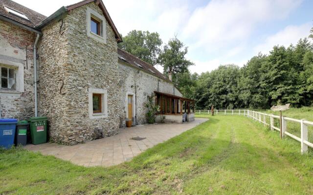Charming Holiday Home in Raizeux Near Forest