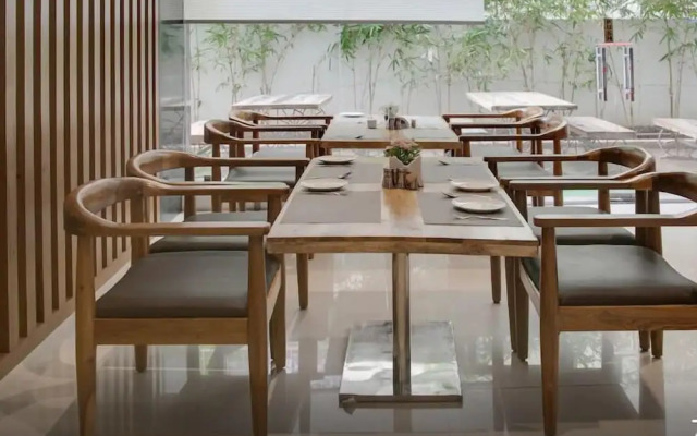 OYO 14745 Veeraj Suites