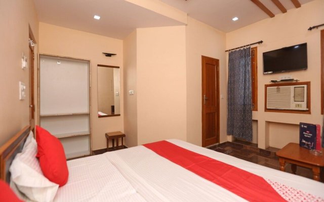 OYO 18287 Akshya Hotel